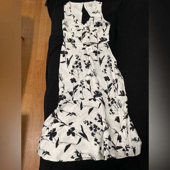 Club Monaco Linen Top and Skirt Set - Picture 3 of 5